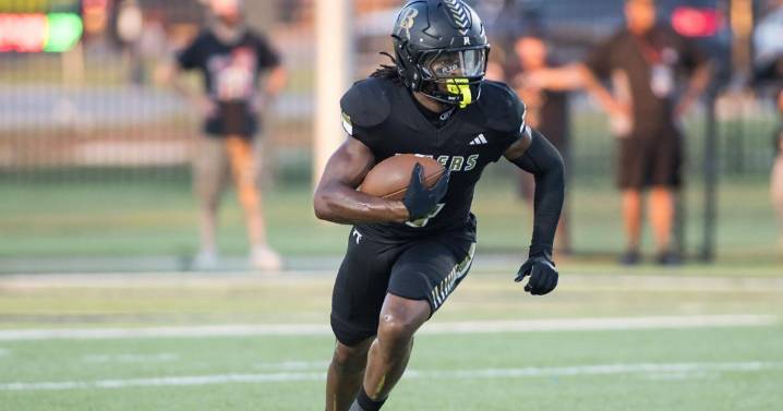 No. 4 Broken Arrow celebrates homecoming with strong performance against Edmond Santa Fe