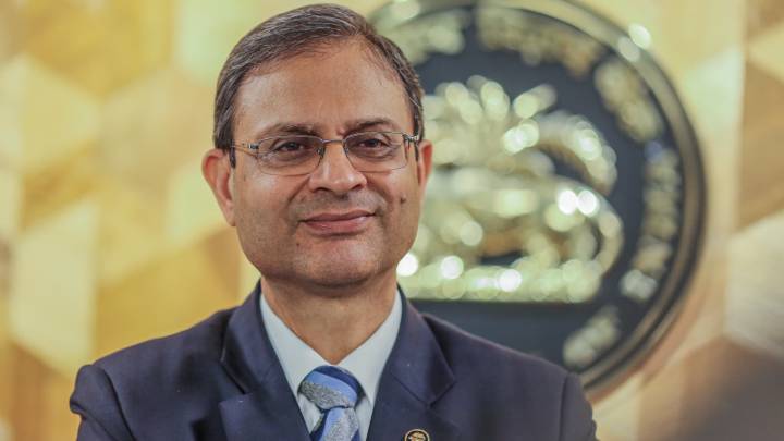 India holds rates steady at 5.5% in line with forecast as central bank assesses earlier cuts