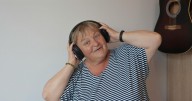 Study finds listening to music reduces dementia risk for elderly