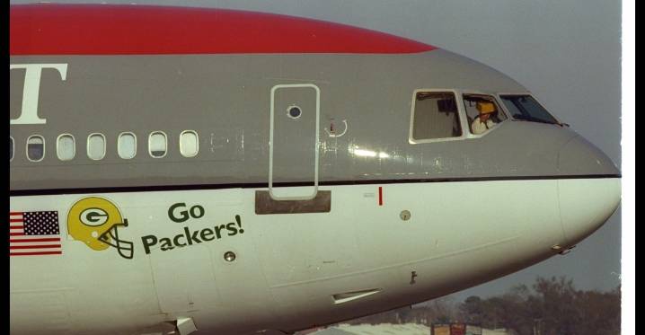The Packers’ flight to Arizona was delayed for 6 hours