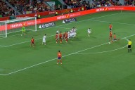 Misil al ángulo. El golazo de tiro libre de España que causó asombro y la acerca a la Finalissima con la Argentina