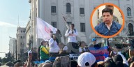“Apenas me lo permitan, iré a visitar al  expresidente Pedro Castillo”, dijo el alcalde de Pataz en su discurso en la Plaza San Martín