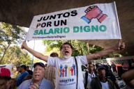Sindicalista exige que el bono de guerra sea integrado al salario mínimo antes del aguinaldo