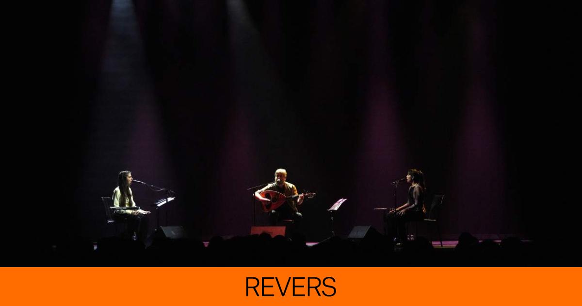Tarta Relena y Giorgos Manolakis: tres voces y un silencio lleno de emoción