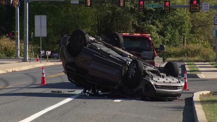 Two injured in crash on Route 715 in Monroe County
