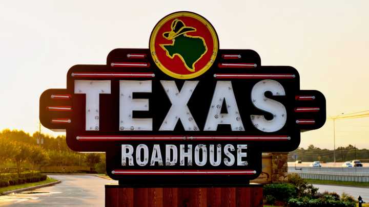Mistakes You're Making At Texas Roadhouse, According To Employees