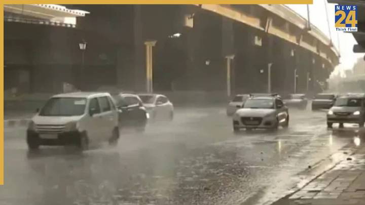 Diwali Festivities to Be Ruined by Rain Spells? IMD Forecasts Possibility of Thunder and Lightning in the Next 24 Hours