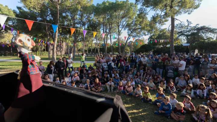 Los títeres se instalan en el Parque Grande de Zaragoza para las Fiestas del Pilar