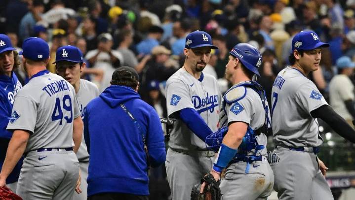 Dodgers se lleva el primero de la Serie de Campeonato con dramática victoria ante los Brewers