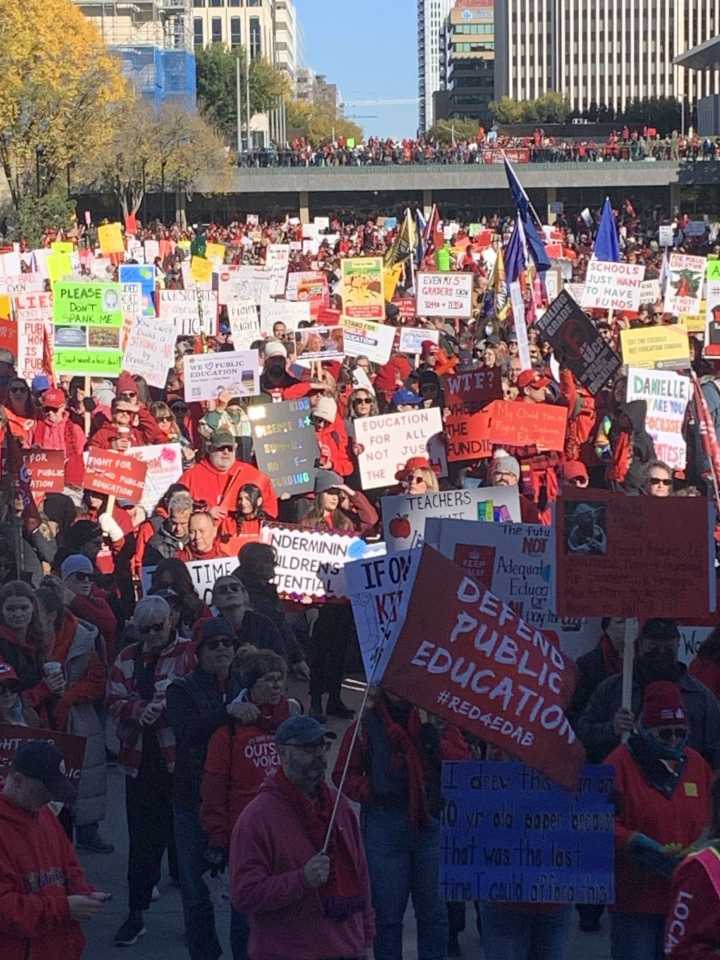 Thousands rally at Alberta legislature on cusp of Monday teachers' strike