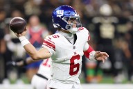 Deadspin | Giants coach: QB Jaxson Dart (hamstring) 'OK' to play vs. Eagles