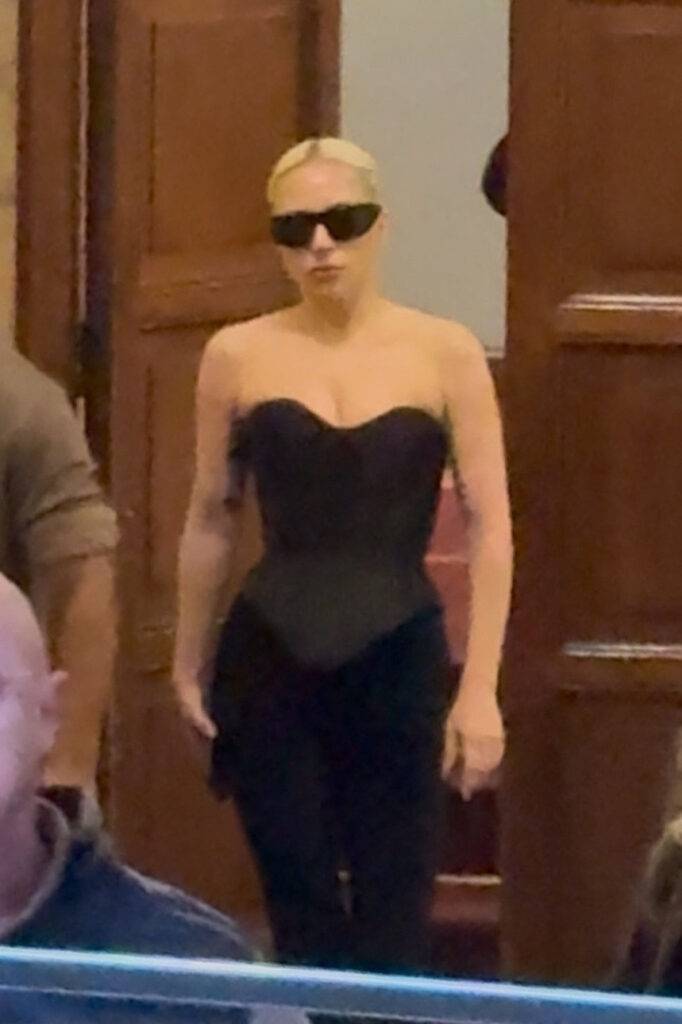 Cele|bitchy | Lady Gaga spotted filming a scene in The Devil Wears Prada 2