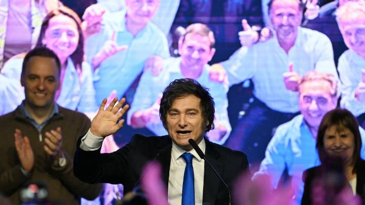 ¿Por qué los argentinos volvieron a respaldar a Milei? Las claves de la inesperada victoria del polémico presidente