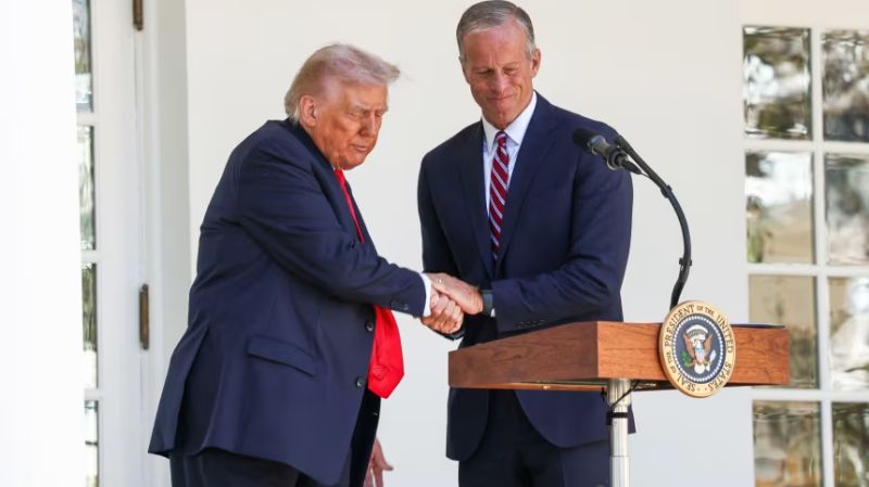 "Lo necesitamos absolutamente": algunos en el Partido Republicano dicen que es hora de que Trump se involucre en las negociaciones para el cierre del Gobierno, incluso cuando los líderes rechazan la i