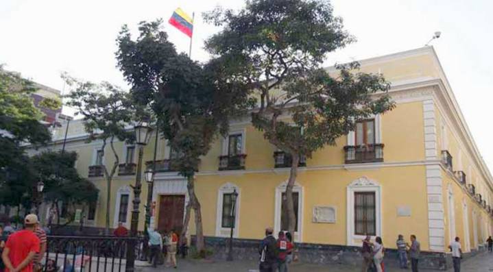 Venezuela denuncia incursión aérea de EEUU cerca de sus costas
