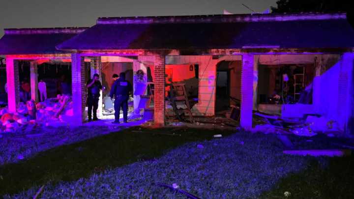 Muere Niño de 12 Años por Explosión de Pirotecnia en Puebla; Su Madre Sobrevive con Quemaduras