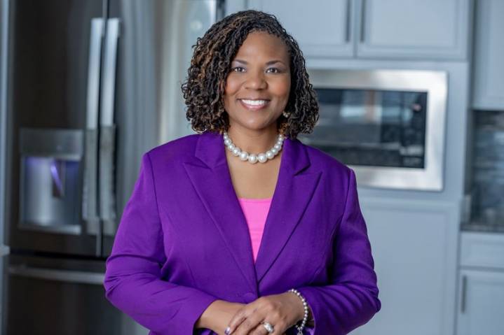 LaVon Bracy Davis steps into mentor’s Senate seat, aims to continue Geraldine Thompson’s legacy