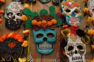Locatarios de Coyoacán promueven sus productos con montaje artístico
