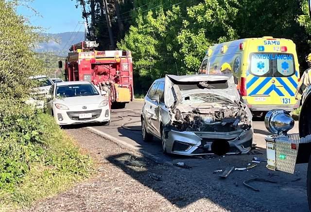 Choque de tres vehículos dejó heridos en San Vicente