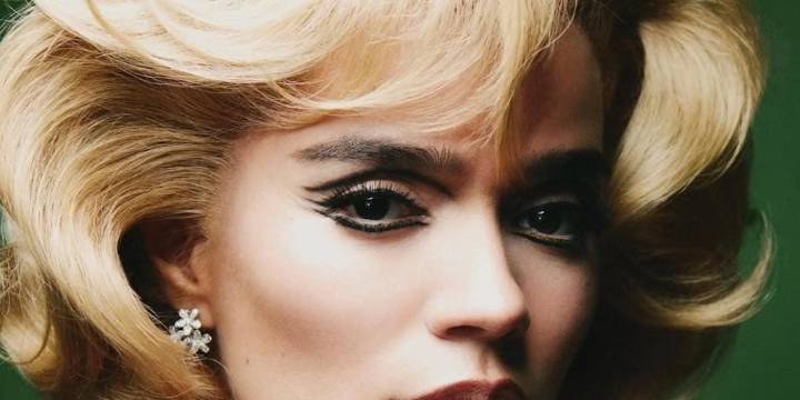 Karol G deslumbró con un ‘look’ muy diferente en la portada de Vogue México y Latinoamérica