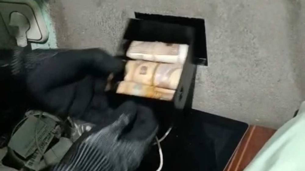 Detenidos en Dos Hermanas tres narcos que repartían hachís en moto por parques y zonas de ocio