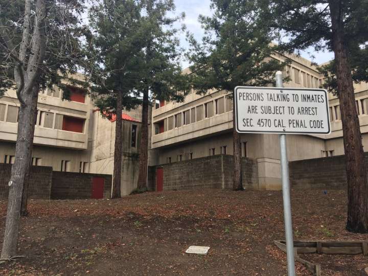 Contra Costa jail officials released a murder suspect with active warrant. Now police have to find him again