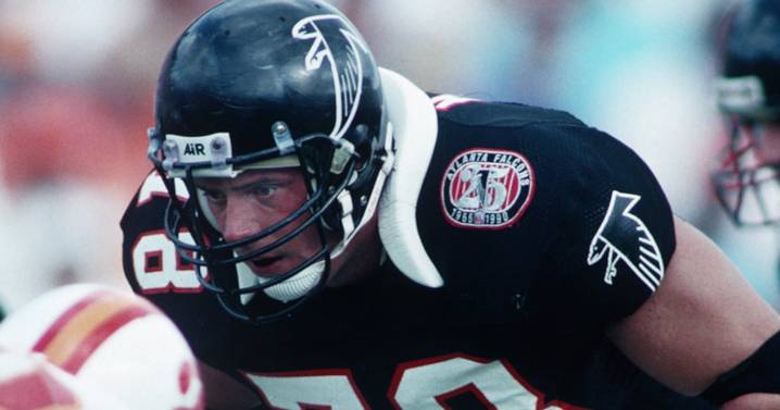 3 former Falcons advance for Pro Football Hall of Fame in seniors category