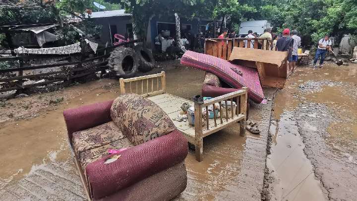 Lluvias en Hidalgo: Desbordamiento del río en Yahualica deja 15 viviendas afectadas