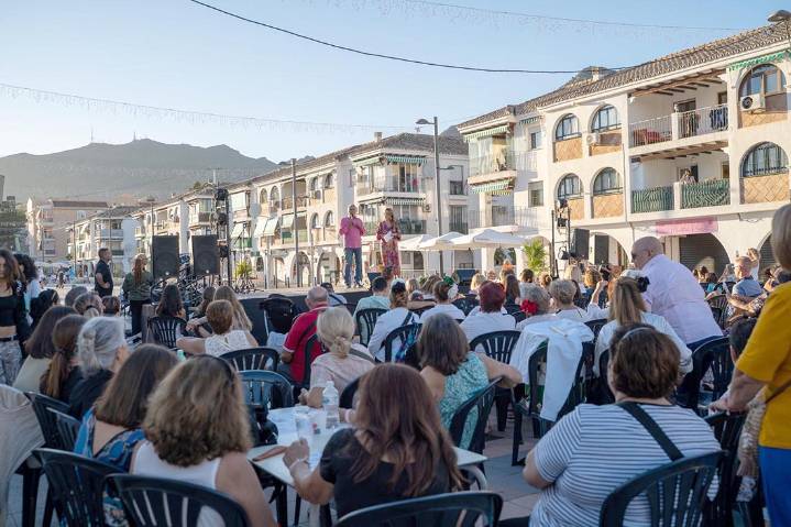 Benalmádena demuestra su solidaridad en el evento ‘Sí a la vida por Leonor’