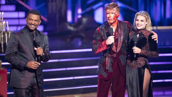 What happened to Elaine Hendrix on ‘Dancing With the Stars?’