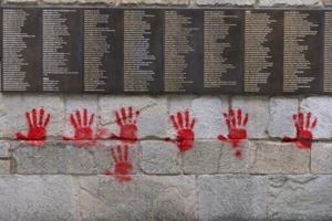 France tries Bulgarians over defacing memorial in Russia