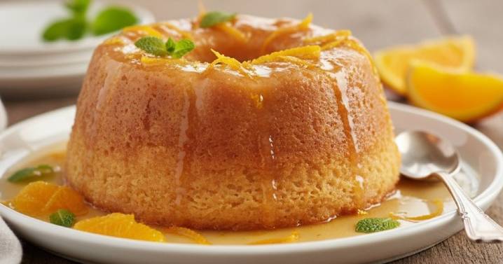 Budín de naranja sin gluten: húmedo, esponjoso y con un glaseado brillante