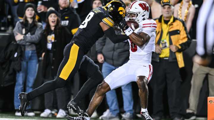 42 push-ups and 3 questions ahead of Iowa-Wisconsin football matchup