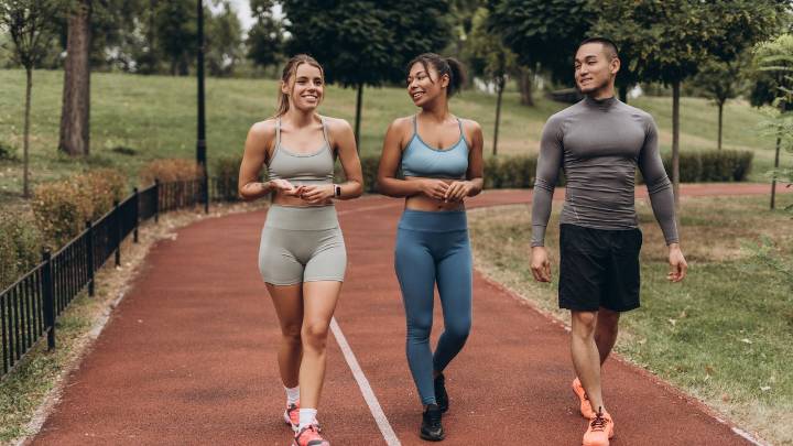 Caminata japonesa: qué es y por qué se ha vuelto tendencia para el bienestar integral