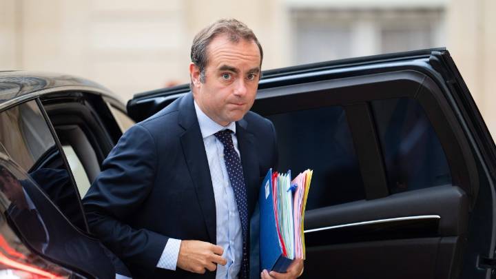 Francia: renunció el nuevo primer ministro horas después de anunciar su gabinete