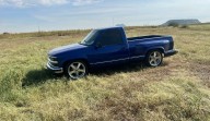 Localizan policías municipales la Chevrolet azul, presuntamente robada durante la feria ganadera