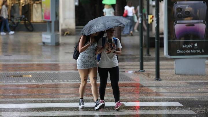 El tiempo vuelve a enloquecer en Zaragoza: lluvia y temperaturas primaverales para el 'no' puente de Todos los Santos