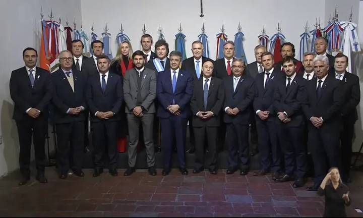 Milei convoca a gobernadores a Casa Rosada para reeditar la foto del "Pacto de Mayo"