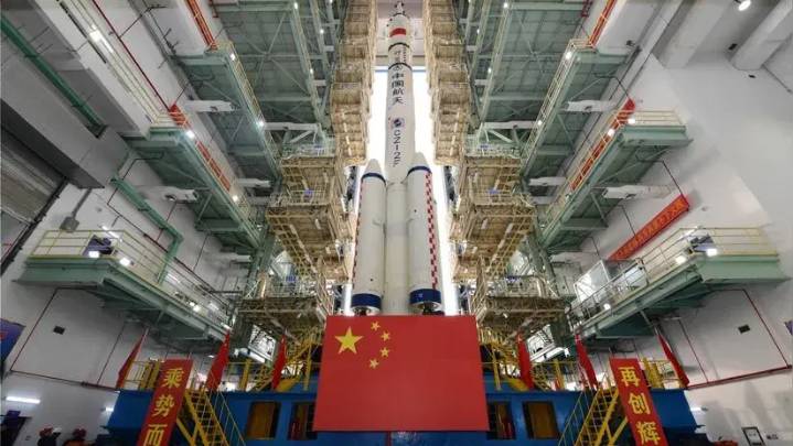 China confirma que prevé lograr un alunizaje tripulado antes de 2030