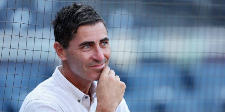 Padres' offseason priorities include manager, frontline starter