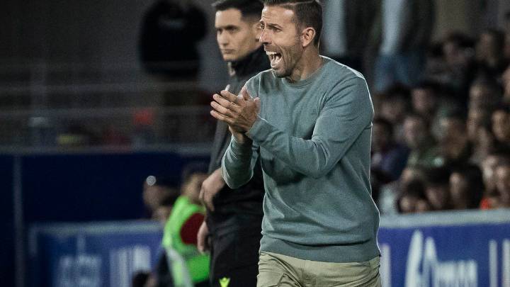 Luis García: "En Segunda puntuar es difícil y tiene mérito llevar 19 puntos"
