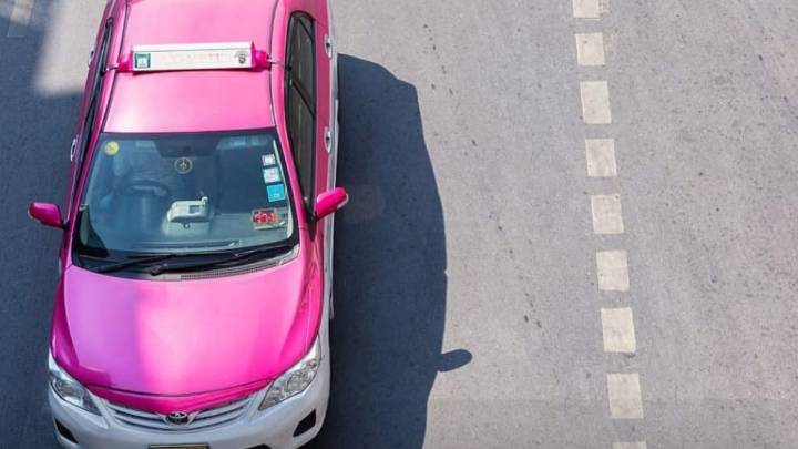 Travelling To Dubai Soon? Decode The City’s Taxi Colours First