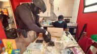 Allanamientos por drogas en el barrio Sarmiento: secuestraron una millonaria suma y cocaína