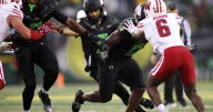 No. 6 Oregon survives lackluster performance with 21