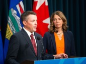 Bell: Alberta teachers — cut a deal with Smith or face the hammer