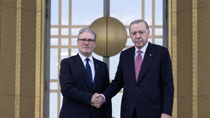 Turkey signs multibillion-dollar deal with Britain for 20 Eurofighter jets