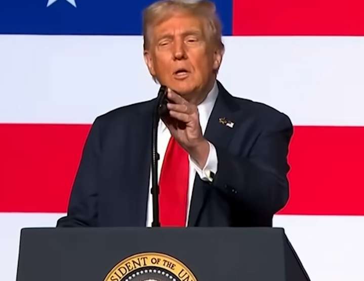 Estados Unidos: Donald Trump recibido en total silencio por Generales y Almirantes les dice pueden aplaudir o se pueden ir ...