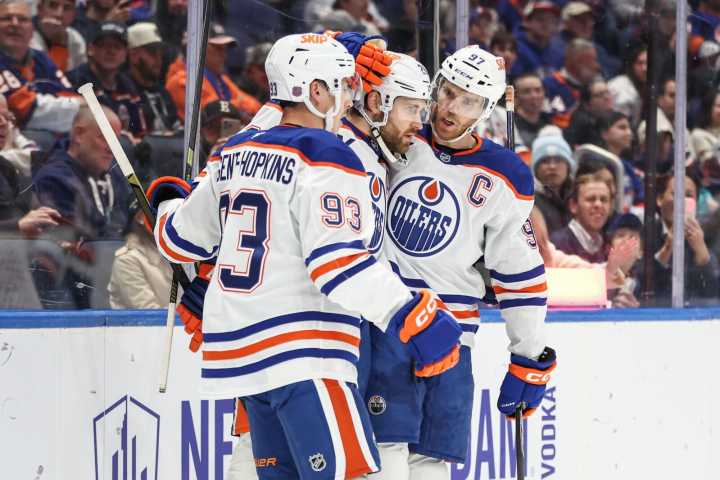 Bo Horvat's hat trick lifts Isles past Oilers for 1st win of season - The Rink Live | Coverage of youth, junior, high school and college hockey