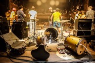 Amamos la nostalgia porque el presente no tiene banda sonora