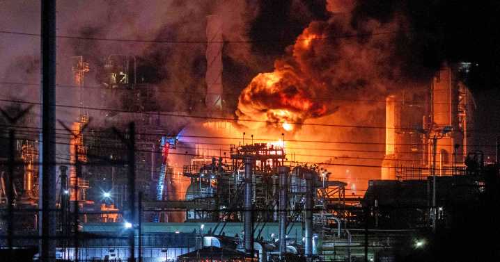 Fire at Los Angeles-area Chevron oil refinery is contained
